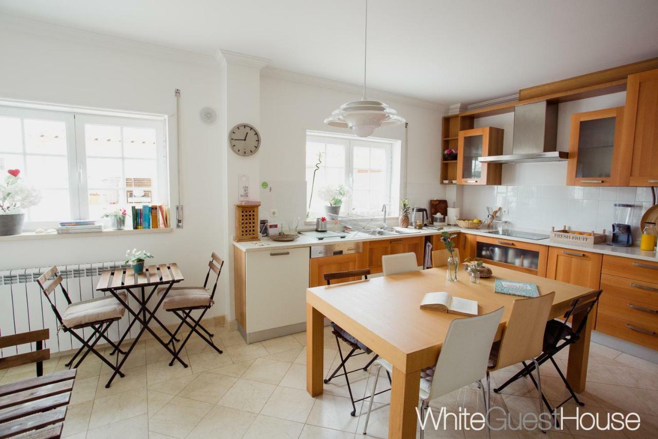 White Guest House Пеніші Екстер'єр фото