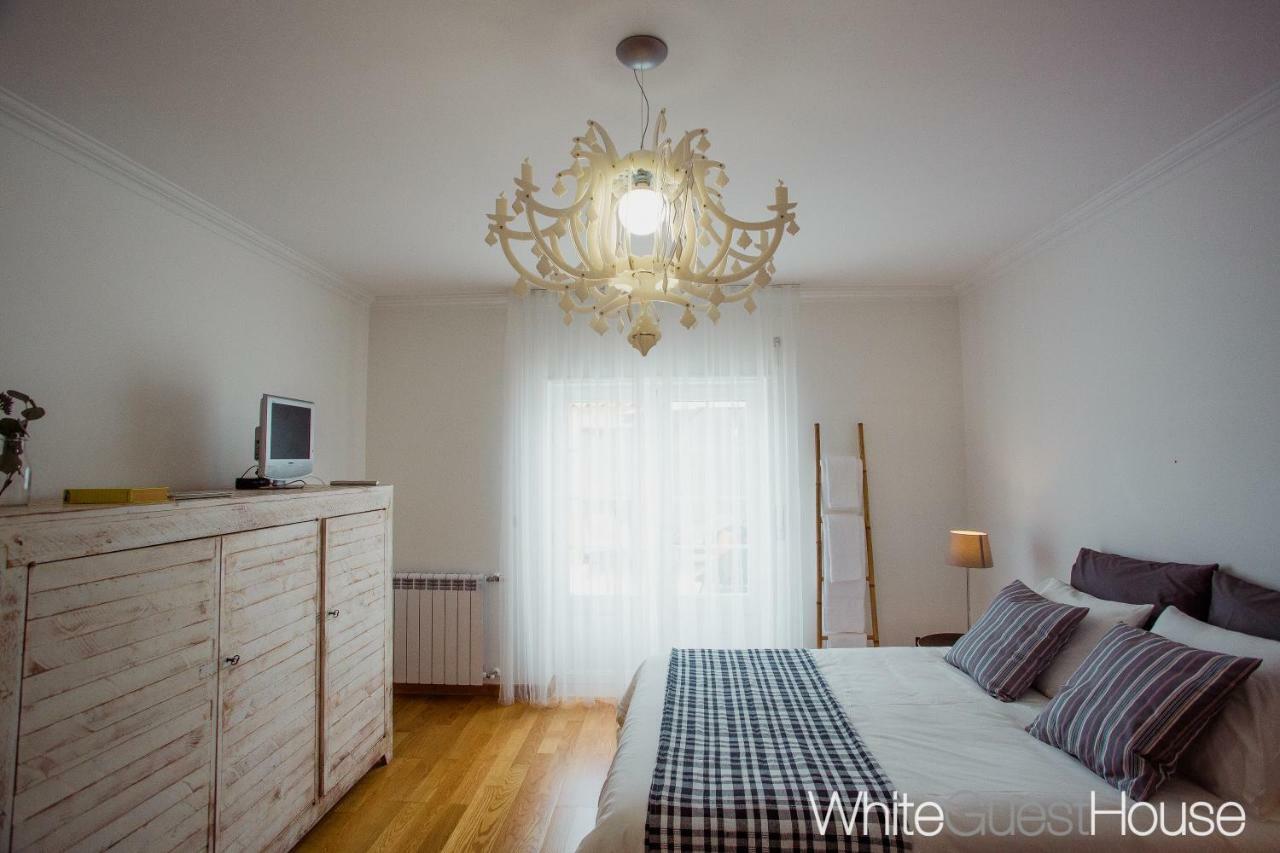 White Guest House Пеніші Екстер'єр фото