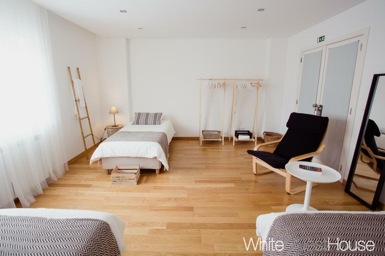 White Guest House Пеніші Екстер'єр фото